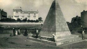 La pyramide Damrmont