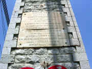 La plaque appose sur le pont